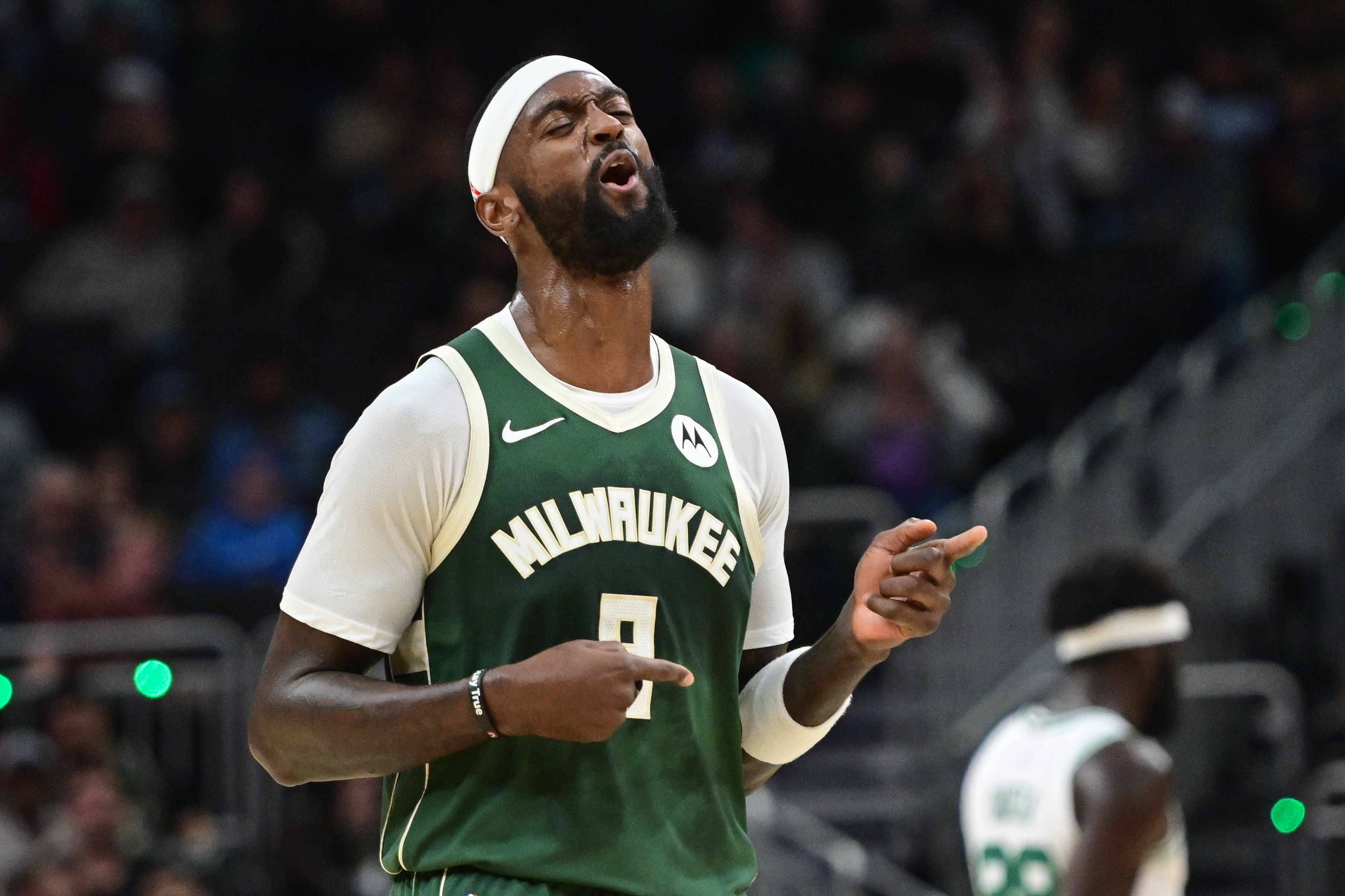 官方平台-这么多铁人！波蒂斯&amp;罗林斯&amp;哈里斯半场合计14中2仅拿7分